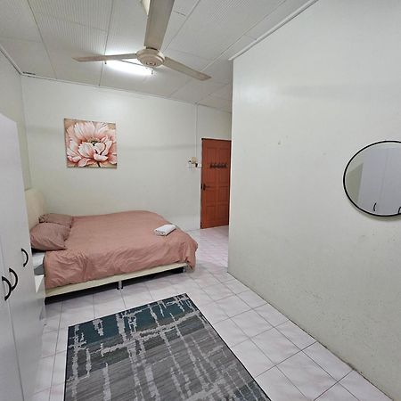 Ruhani Homestay 3 Kb - 4 Bedroom Fully Airconditioned With Wifi & Netflix 哥打巴鲁 外观 照片