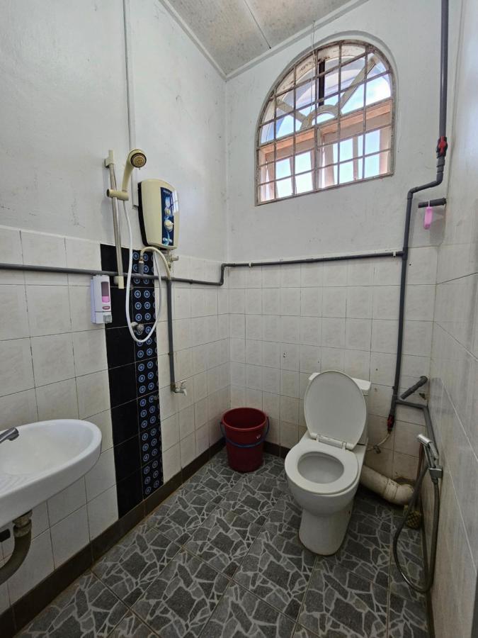 Ruhani Homestay 3 Kb - 4 Bedroom Fully Airconditioned With Wifi & Netflix 哥打巴鲁 外观 照片