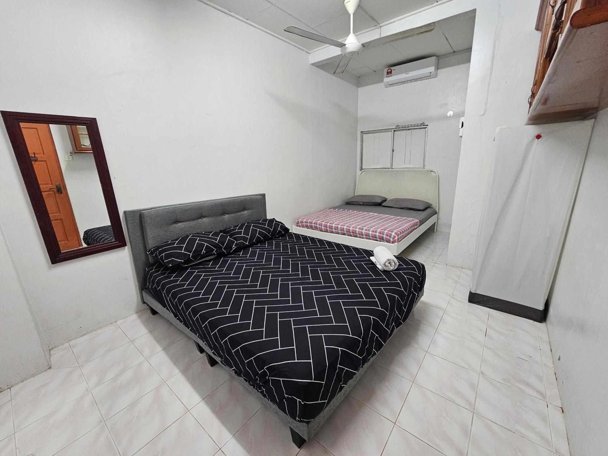 Ruhani Homestay 3 Kb - 4 Bedroom Fully Airconditioned With Wifi & Netflix 哥打巴鲁 外观 照片